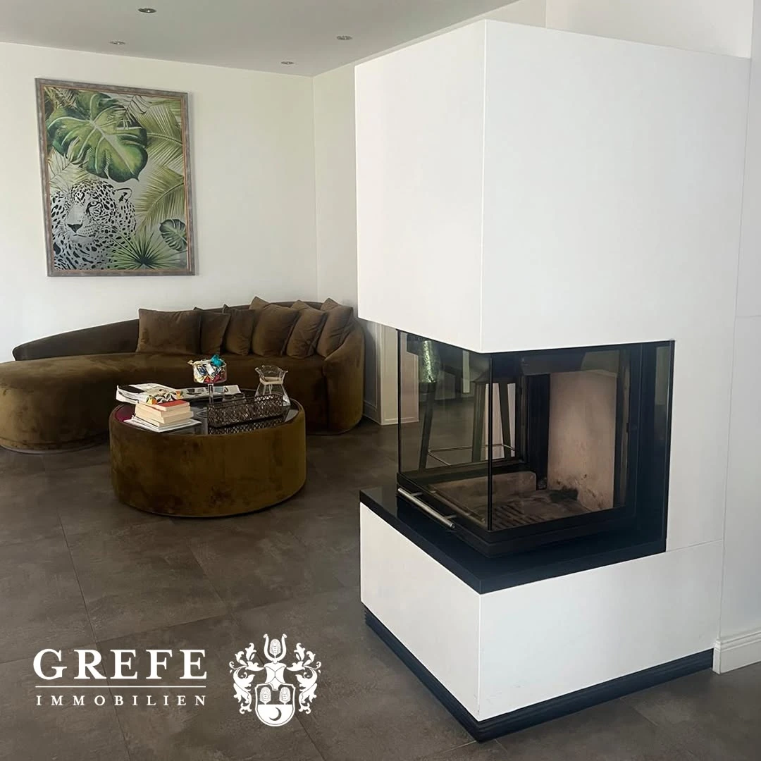 Wohnzimmer mit Kamin